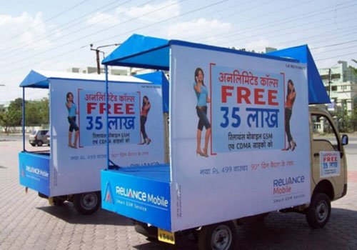 Relince_Mobile-Van-Advertising_India-Dial-Us